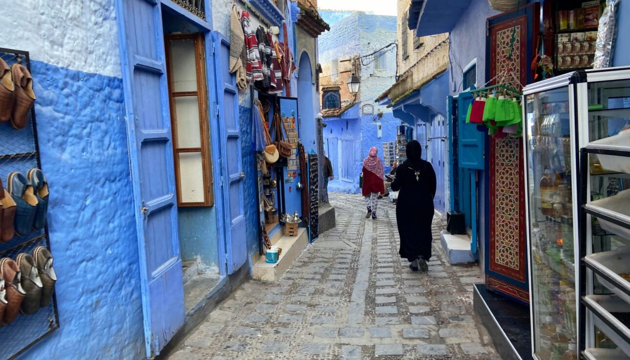 vicolo della medina blu di Chefchaouen in Marocco