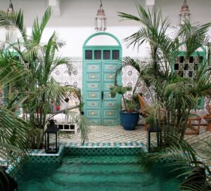interno di un riad tradizionale in marocco